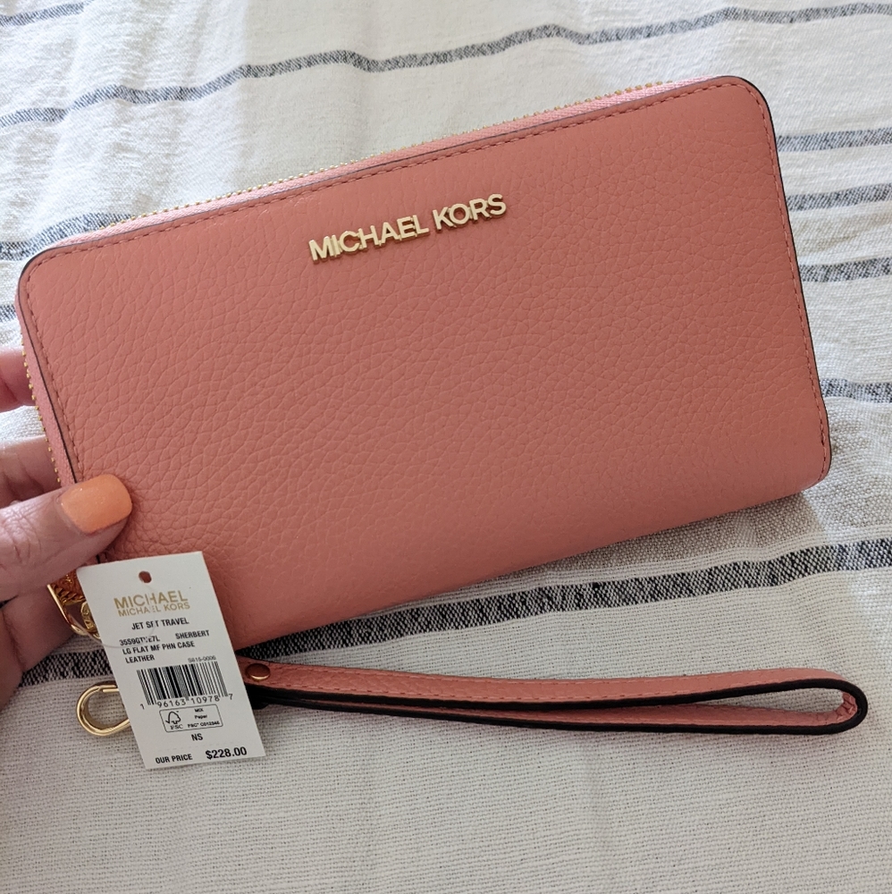 Michael Kors Zipper Wallet